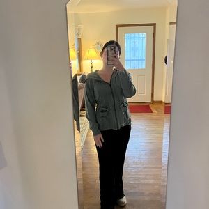 Camo green jacket, pockets, hood